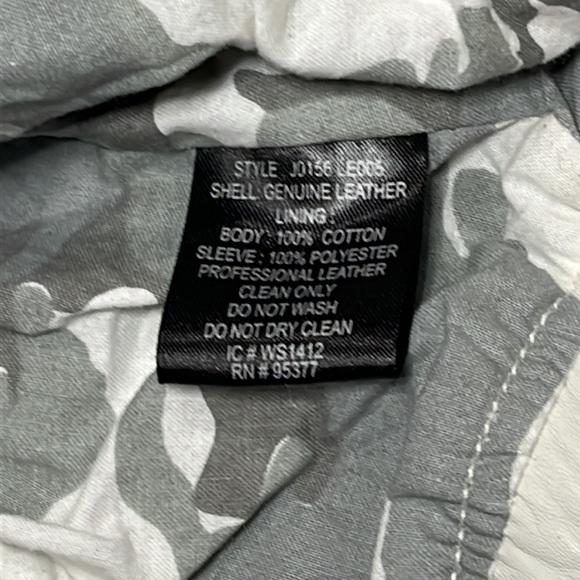 Sanctuary leather bomber style oyster white colored jacket. - Picture 5 of 12